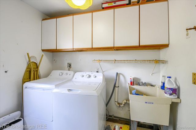 688 UPHILL Road, Milford Twp, MI 48381