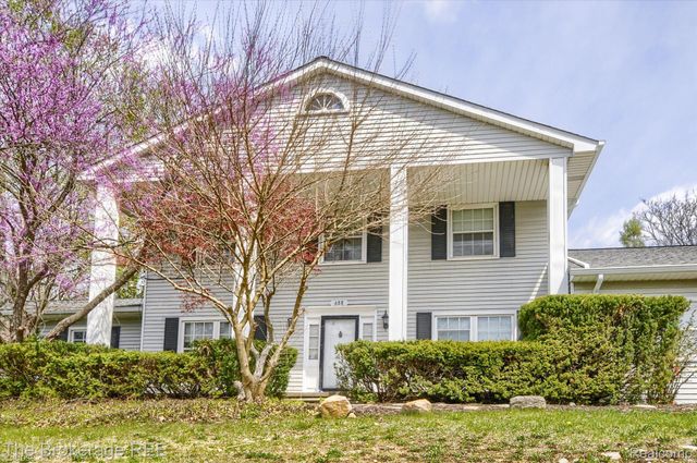 688 UPHILL Road, Milford Twp, MI 48381