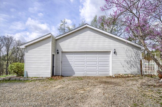 688 UPHILL Road, Milford Twp, MI 48381