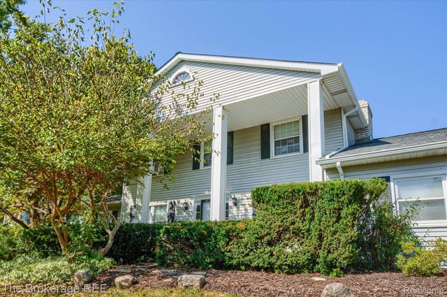 688 UPHILL Road, Milford Twp, MI 48381