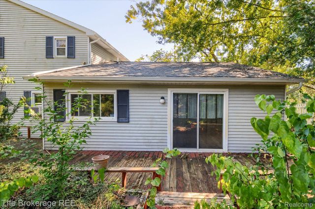 688 UPHILL Road, Milford Twp, MI 48381