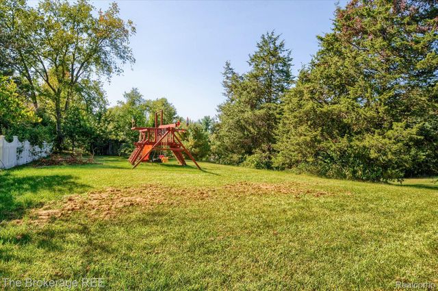 688 UPHILL Road, Milford Twp, MI 48381