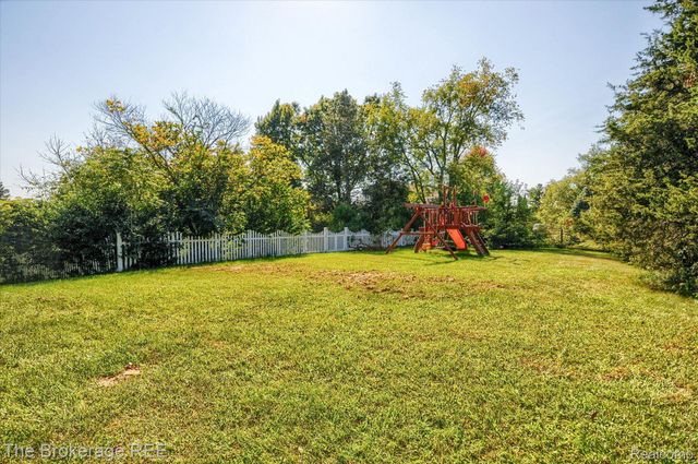 688 UPHILL Road, Milford Twp, MI 48381