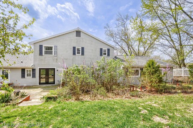 688 UPHILL Road, Milford Twp, MI 48381