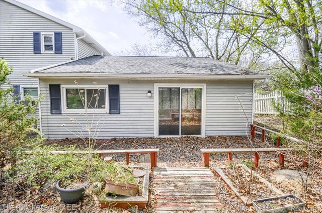 688 UPHILL Road, Milford Twp, MI 48381