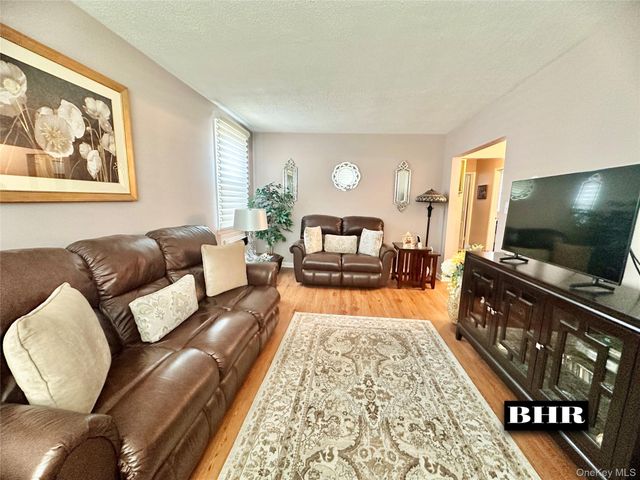 1805 E 53rd Street 3D, Brooklyn, NY 11234