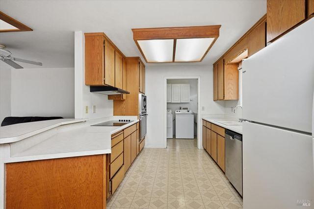 3003 Riviera Heights, Kelseyville, CA 95451