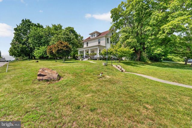 1715 SKIPPACK PIKE, Blue Bell, PA 19422
