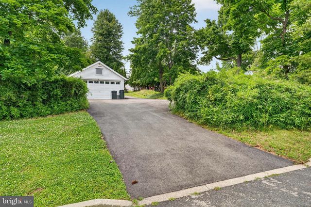 1715 SKIPPACK PIKE, Blue Bell, PA 19422