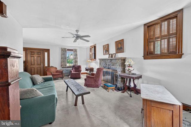 1715 SKIPPACK PIKE, Blue Bell, PA 19422