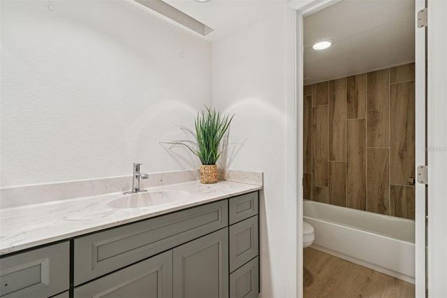 2473 KINGFISHER LANE I103, Clearwater, FL 33762