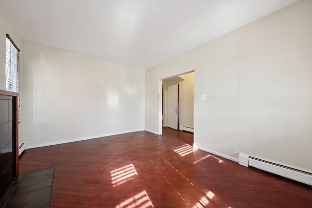 7424 S Calumet Avenue, Chicago, IL 60619