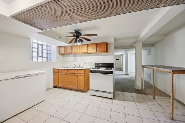 7424 S Calumet Avenue, Chicago, IL 60619