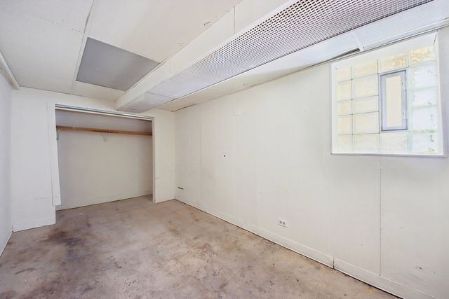 7424 S Calumet Avenue, Chicago, IL 60619