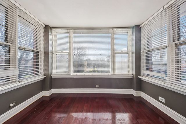 7424 S Calumet Avenue, Chicago, IL 60619