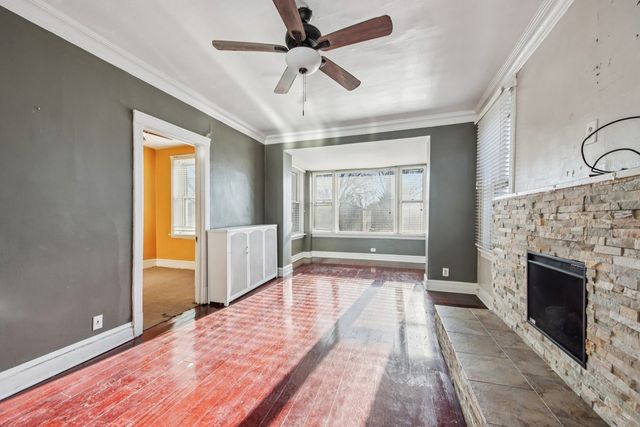 7424 S Calumet Avenue, Chicago, IL 60619