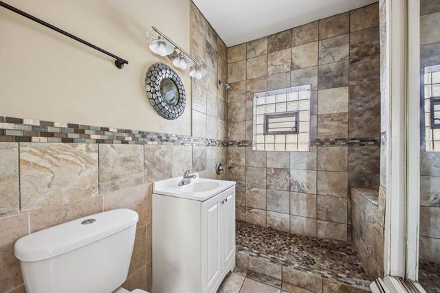 7424 S Calumet Avenue, Chicago, IL 60619