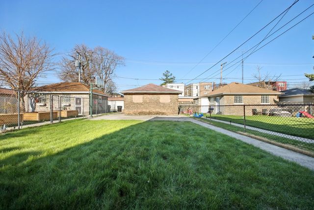 7424 S Calumet Avenue, Chicago, IL 60619