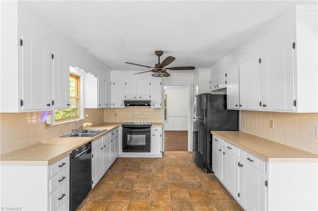 3632 Tanglebrook Trail, Clemmons, NC 27012