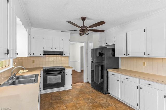 3632 Tanglebrook Trail, Clemmons, NC 27012