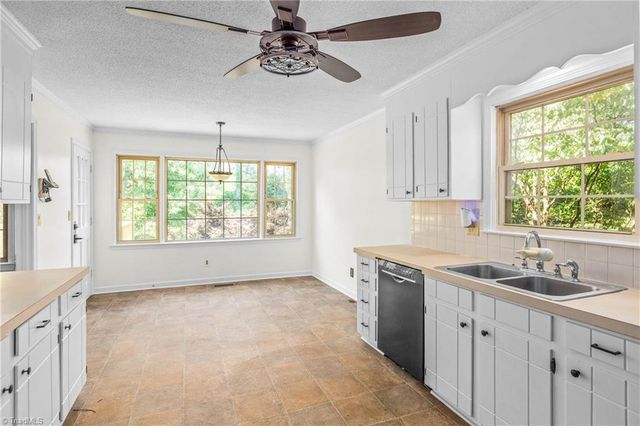 3632 Tanglebrook Trail, Clemmons, NC 27012