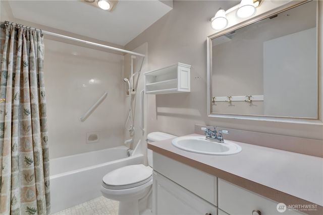 906 5th Street NE, Auburn, WA 98002