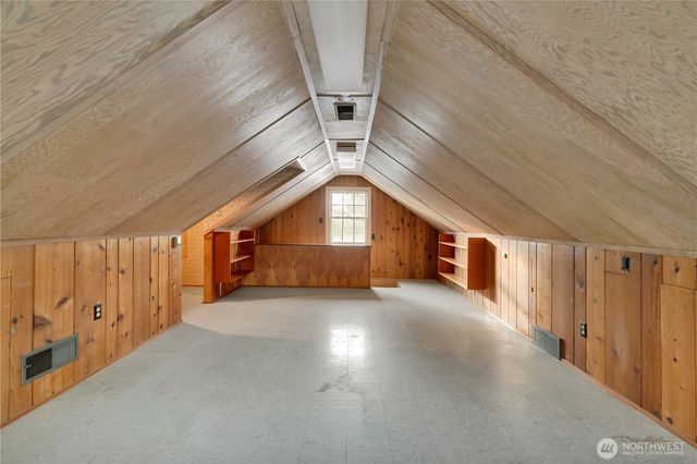 906 5th Street NE, Auburn, WA 98002