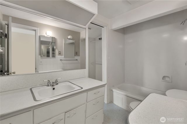 906 5th Street NE, Auburn, WA 98002