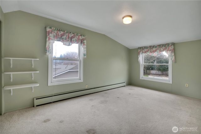 906 5th Street NE, Auburn, WA 98002