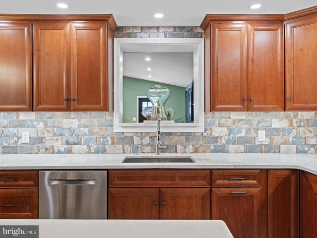602 LINCOLN DR, Brookhaven, PA 19015