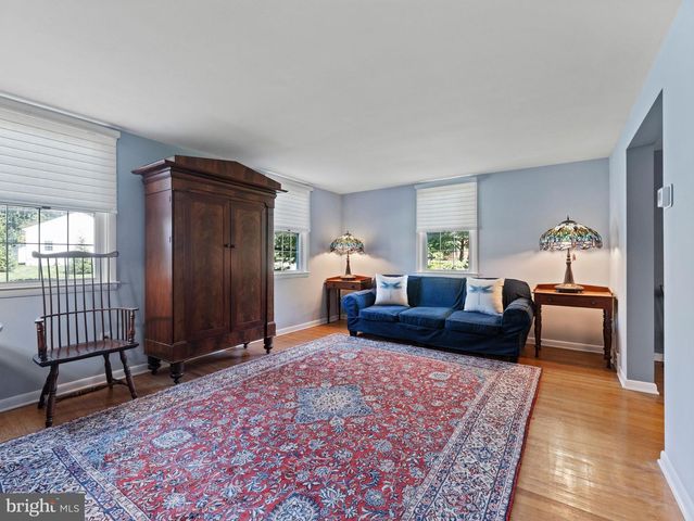 602 LINCOLN DR, Brookhaven, PA 19015