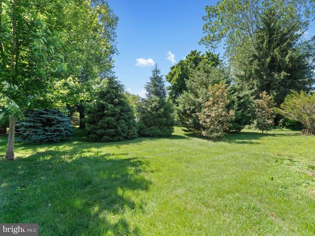 602 LINCOLN DR, Brookhaven, PA 19015