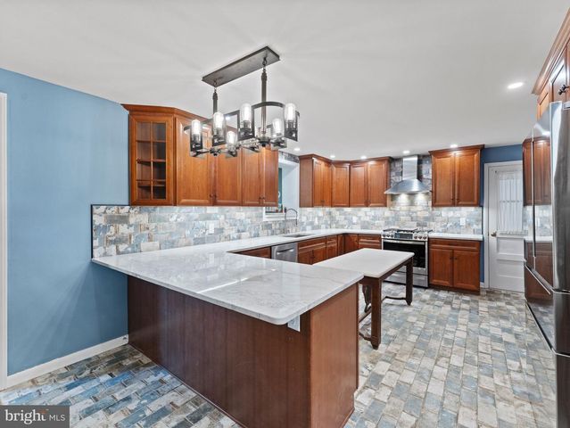 602 LINCOLN DR, Brookhaven, PA 19015