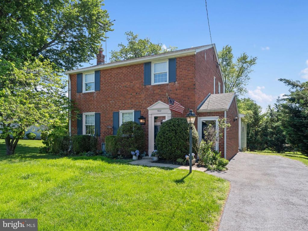 602 LINCOLN DR, Brookhaven, PA 19015