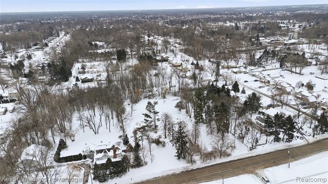 34037 W 9 Mile Road, Farmington, MI 48335