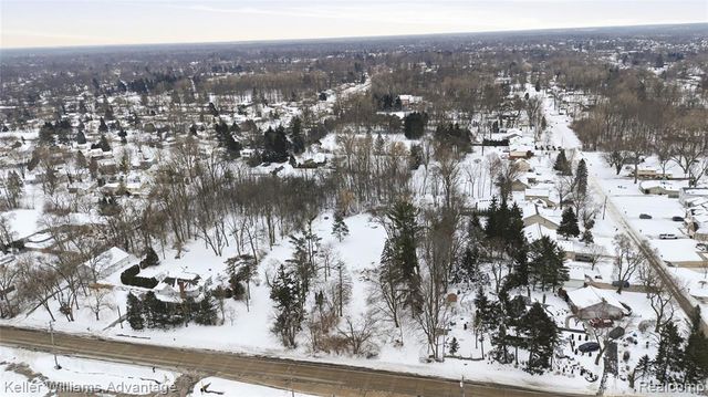 34037 W 9 Mile Road, Farmington, MI 48335