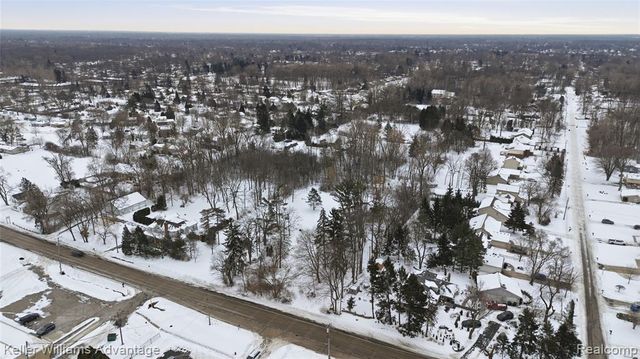 34037 W 9 Mile Road, Farmington, MI 48335