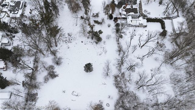 34037 W 9 Mile Road, Farmington, MI 48335