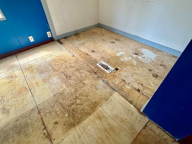 384 Stove Pipe City Road, Panton, VT 05491