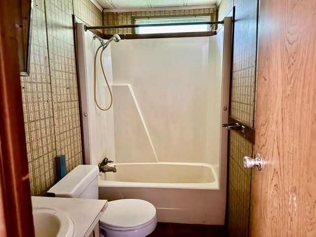 384 Stove Pipe City Road, Panton, VT 05491