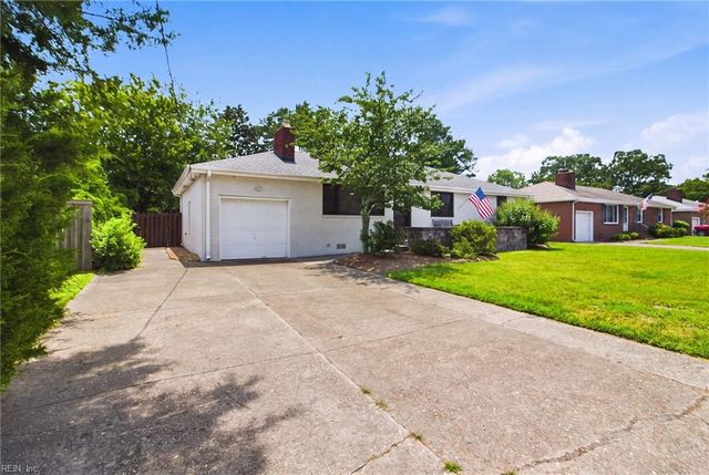2933 Cape Henry DR, Virginia Beach, VA 23451