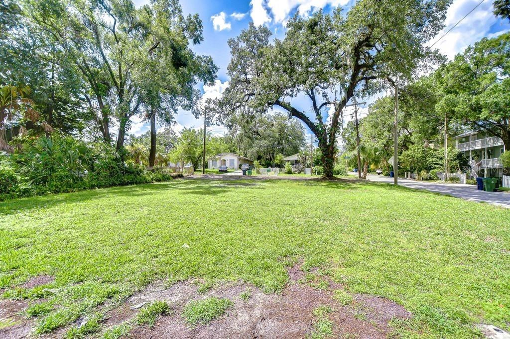 Image 9 of property listing at 8001 N HIGHLAND AVENUE, Tampa, FL 33604