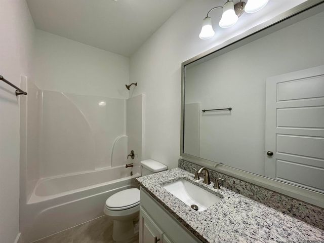 7216 Rolling Fork Rd, Baton Rouge, LA 70820