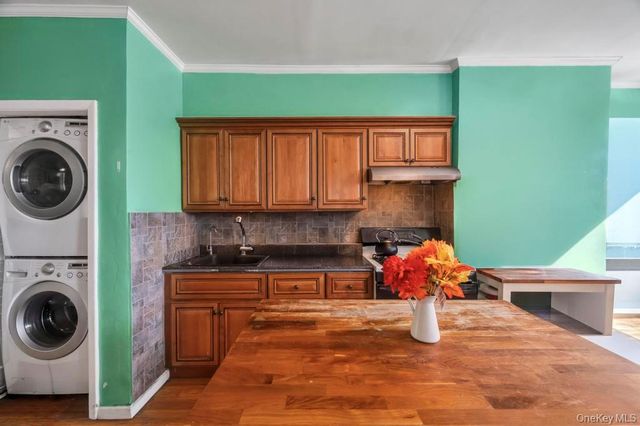 6144 Eliot Avenue, Middle Village, NY 11379