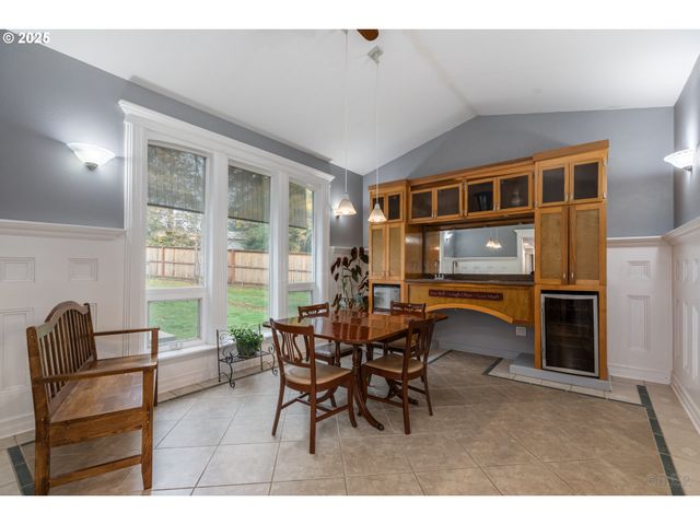 17000 Se FOREST HILL Dr, Damascus, OR 97089