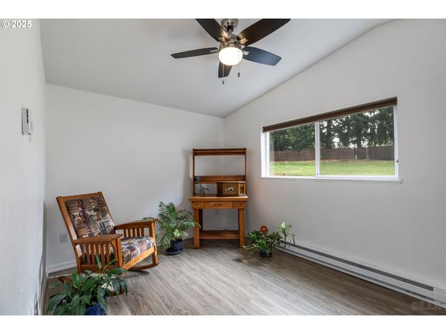 17000 Se FOREST HILL Dr, Damascus, OR 97089