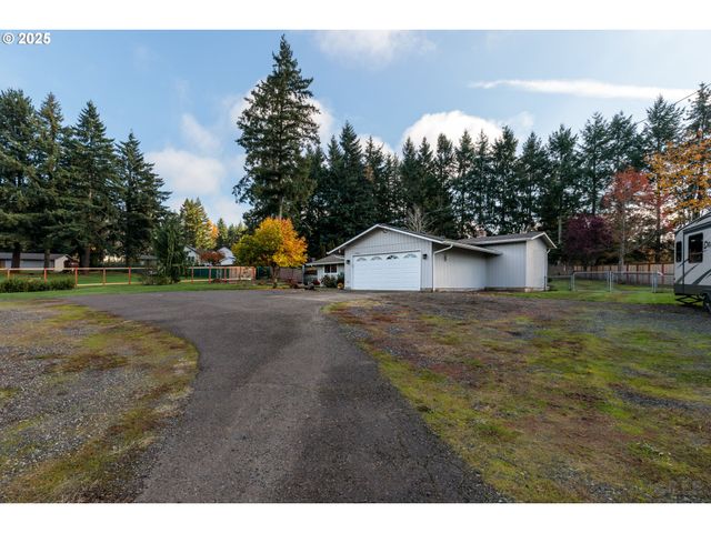 17000 Se FOREST HILL Dr, Damascus, OR 97089