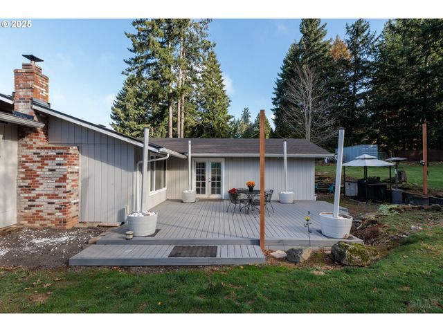 17000 Se FOREST HILL Dr, Damascus, OR 97089
