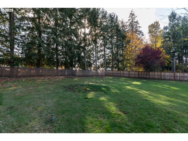 17000 Se FOREST HILL Dr, Damascus, OR 97089