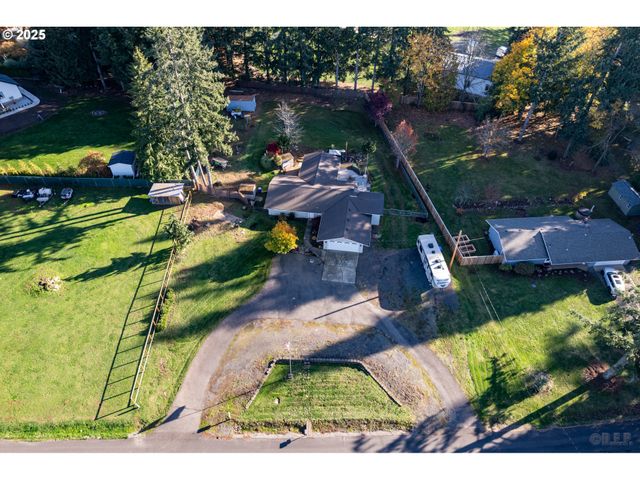 17000 Se FOREST HILL Dr, Damascus, OR 97089